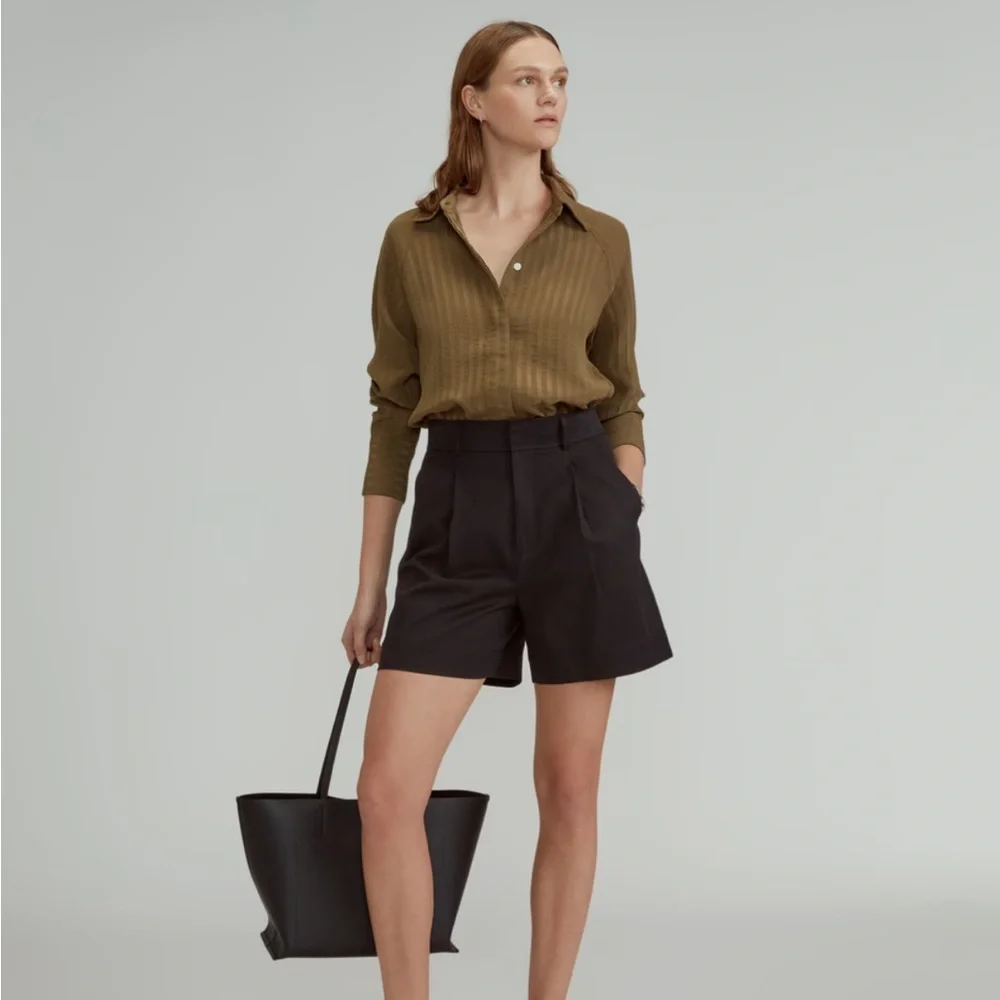 Everlane The Draper Pleated High Rise Short In Buttersmooth - Picture 3 of 7